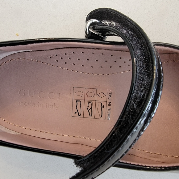 Like new toddler Gucci flats - Picture 2 of 5